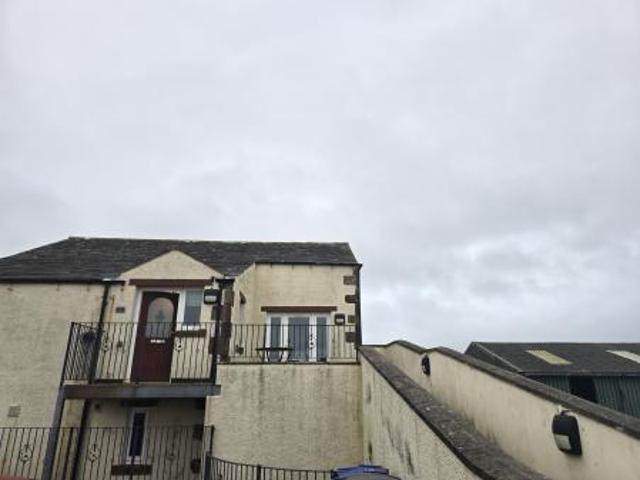 2 bedroom Flat To Let