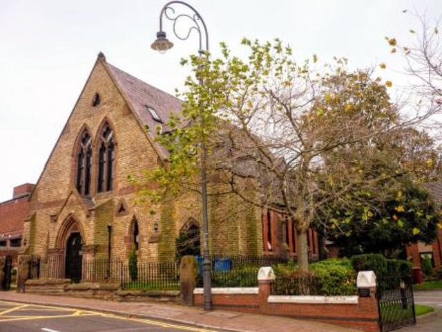 2 bedroom Flat To Let