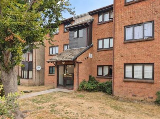 2 bedroom Flat To Let