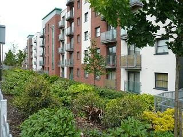 2 bedroom Flat To Let