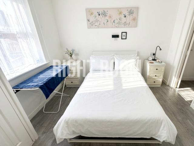 2 bedroom Flat to let 2 Bed Flat, Albert Road South, Southampton, SO14