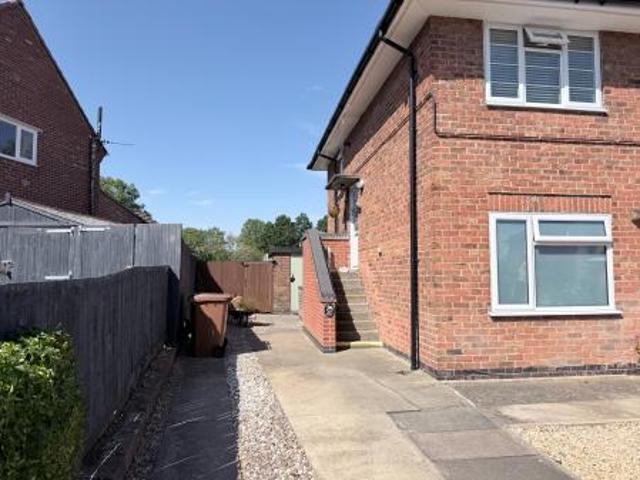 2 bedroom Flat To Let