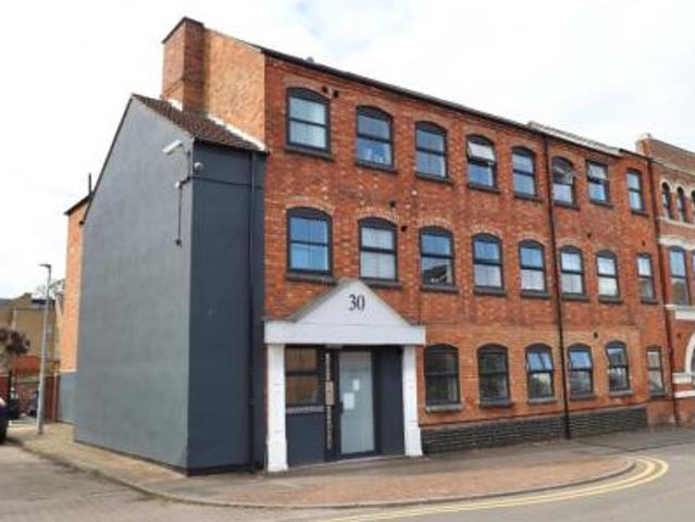2 bedroom Flat To Let