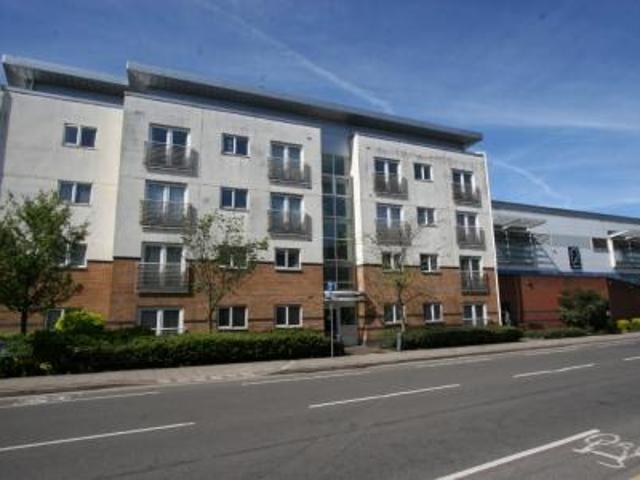 2 bedroom Flat To Let