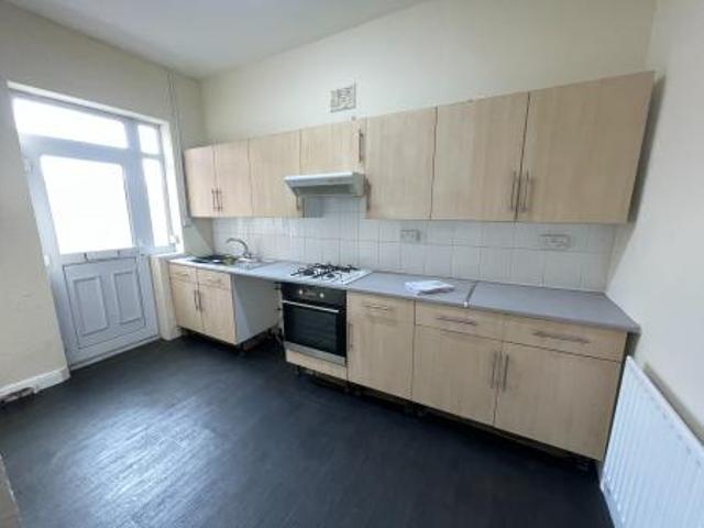 2 bedroom Flat To Let