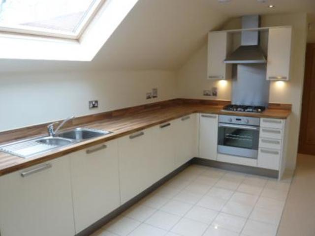 2 bedroom Flat To Let