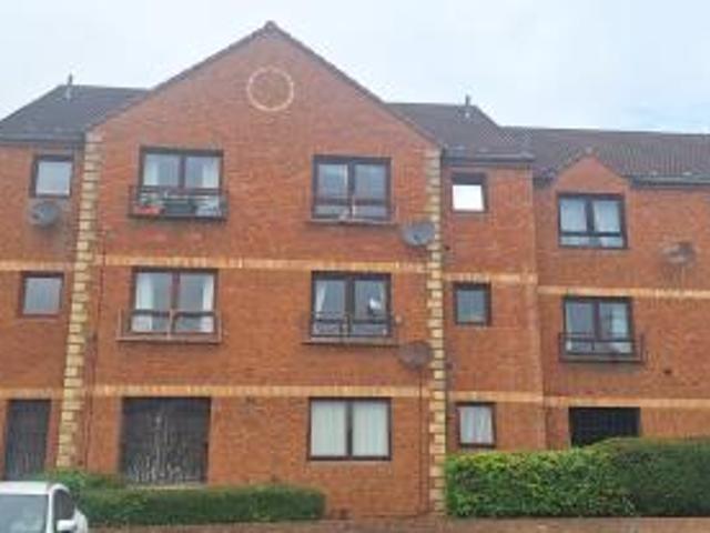 2 bedroom Flat To Let