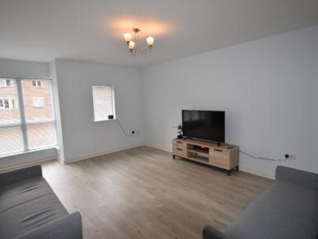 2 bedroom Flat To Let