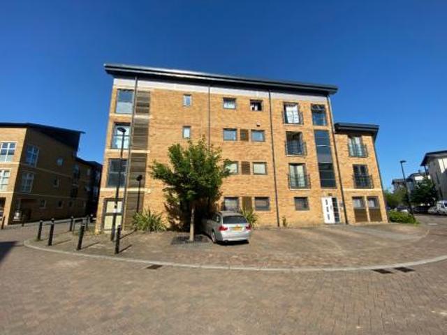 2 bedroom Flat To Let