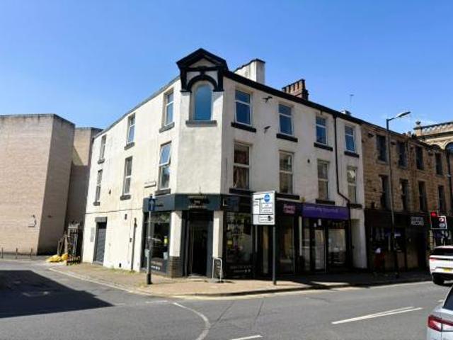 2 bedroom Flat To Let