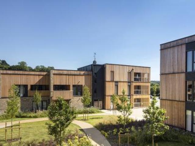 2 bedroom Flat To Let