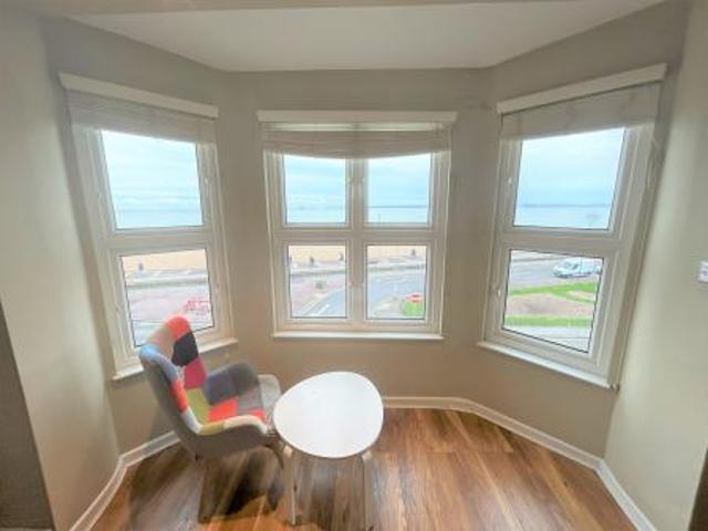 2 bedroom Flat To Let
