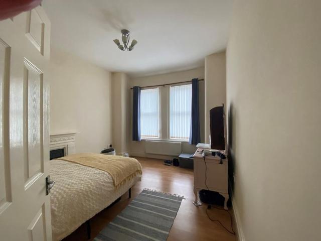 2 bedroom Flat to let