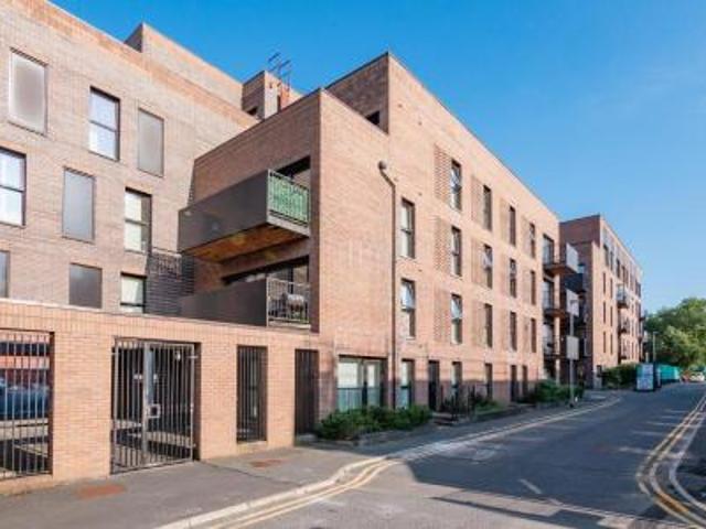 2 bedroom Flat To Let