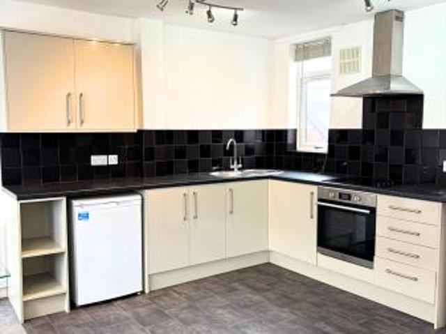2 bedroom Flat To Let