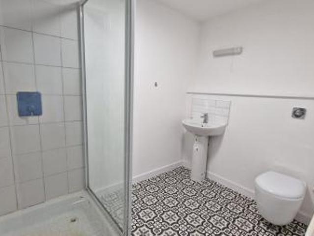 2 bedroom Flat To Let
