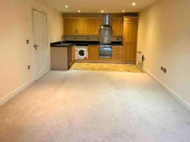 2 bedroom Flat To Let