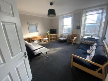 2 bedroom Flat To Let