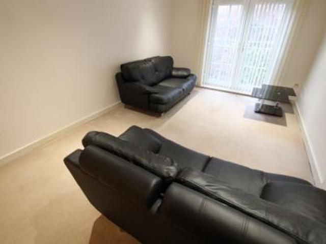 2 bedroom Flat To Let