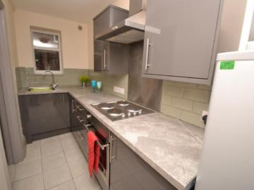 2 bedroom Flat To Let