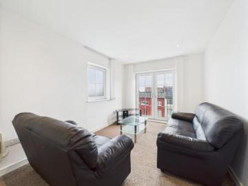 2 bedroom Flat To Let