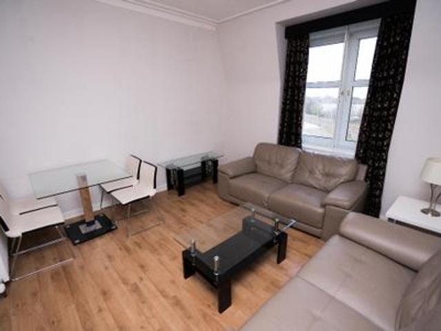 2 bedroom Flat To Let