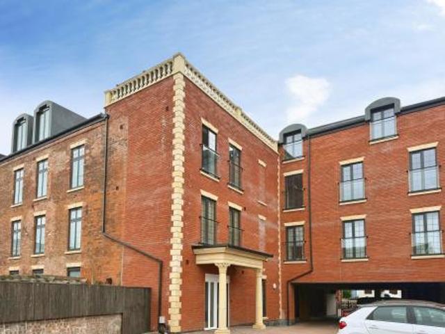 2 bedroom Flat To Let