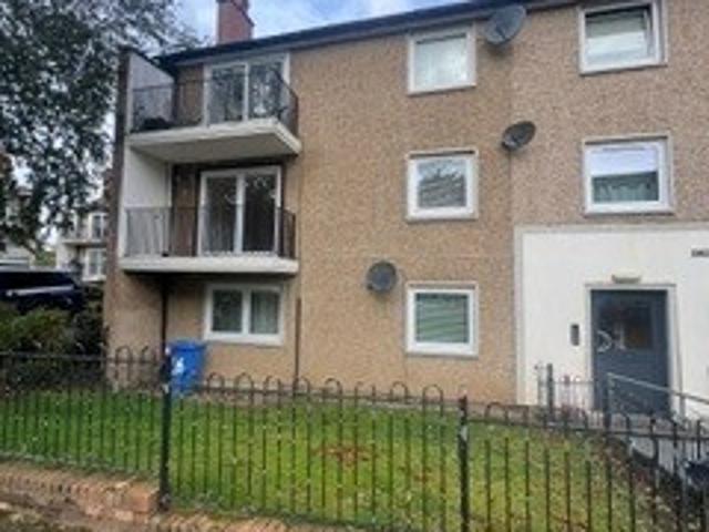 2 bedroom Flat To Let