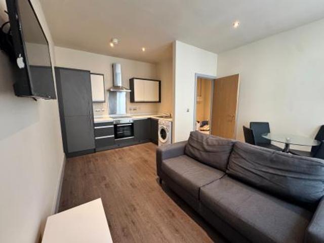 2 bedroom Flat To Let