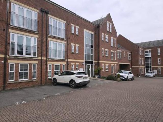 2 bedroom Flat To Let