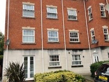 2 bedroom Flat To Let