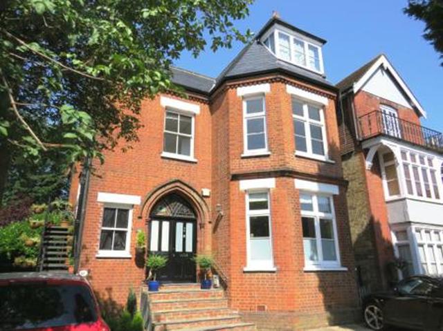 2 bedroom Flat To Let