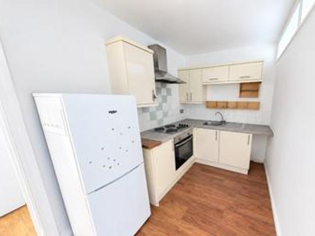 2 bedroom Flat To Let