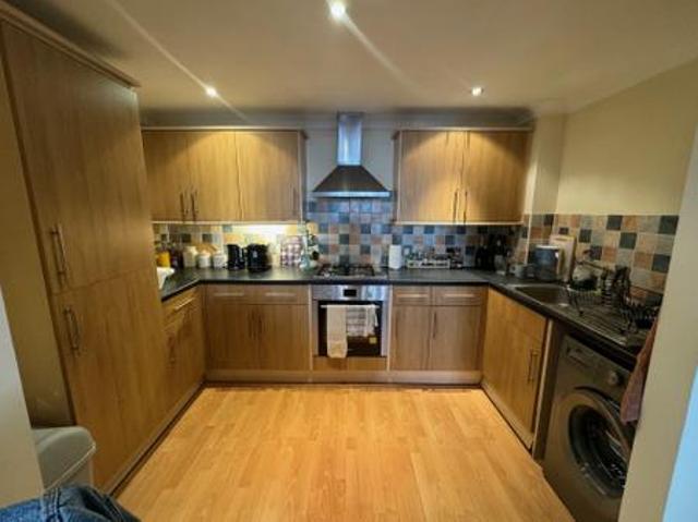 2 bedroom Flat To Let