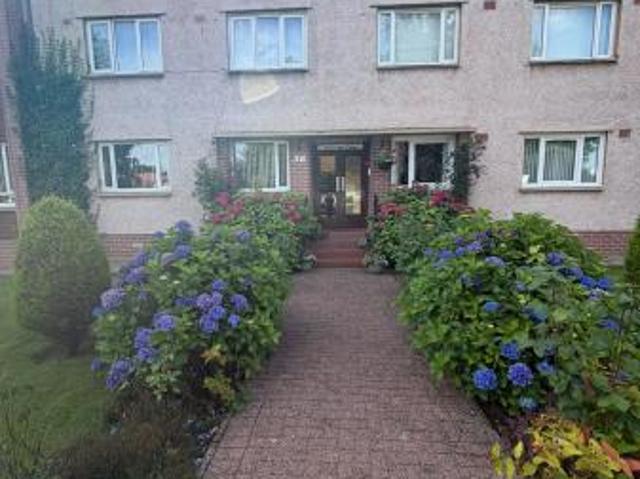 2 bedroom Flat To Let