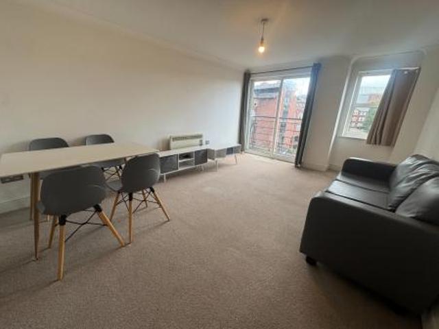 2 bedroom Flat To Let