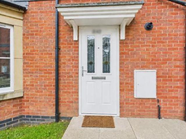 2 bedroom Flat To Let