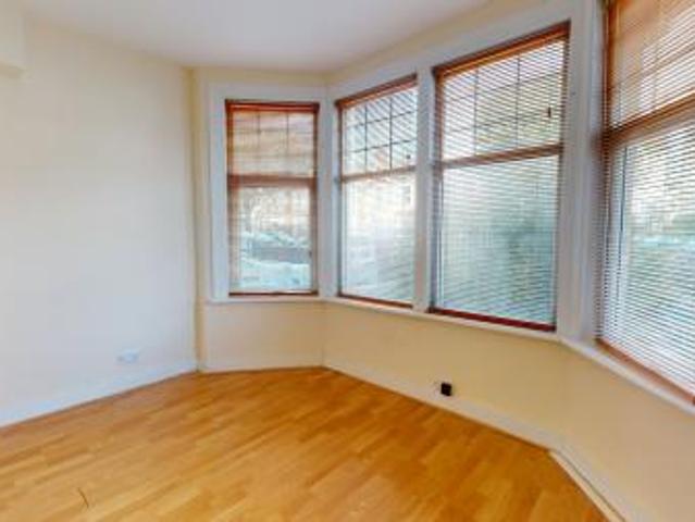 2 bedroom Flat To Let