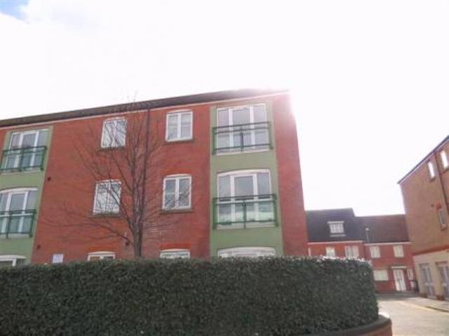 2 bedroom Flat To Let