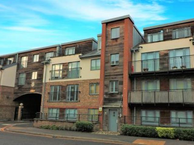 2 bedroom Flat To Let