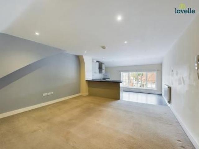2 bedroom Flat To Let