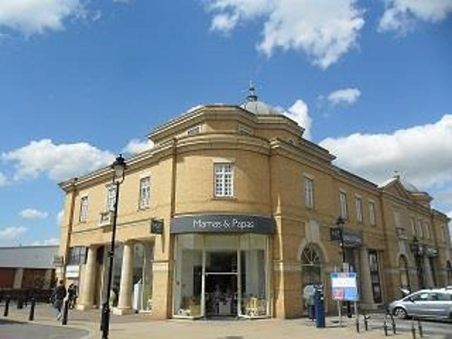 2 bedroom Flat To Let