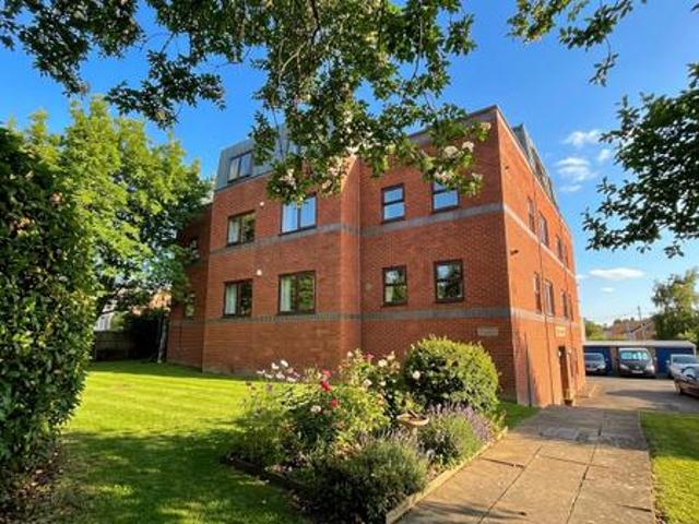 2 bedroom Flat To Let