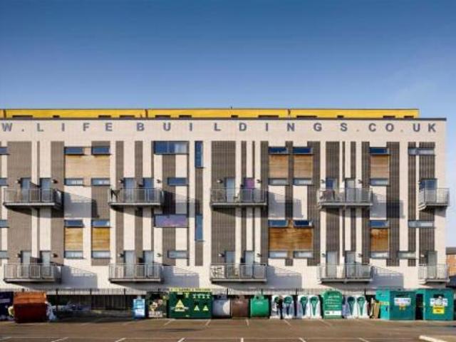 2 bedroom Flat To Let