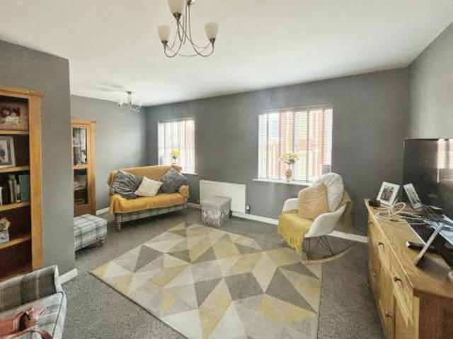 2 bedroom Flat To Let