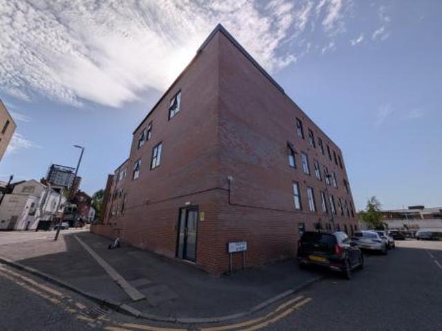 2 bedroom Flat To Let