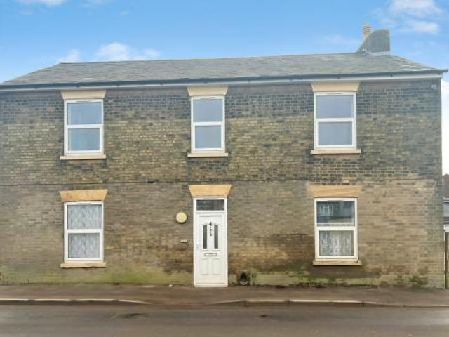 2 bedroom Flat To Let