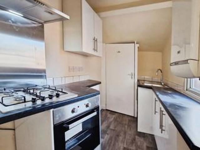 2 bedroom Flat To Let