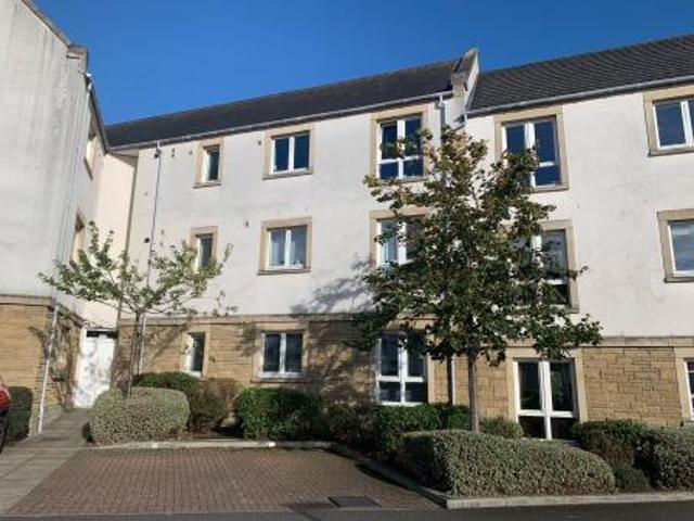 2 bedroom Flat To Let