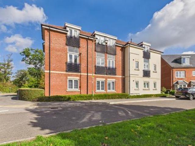 2 bedroom Flat To Let